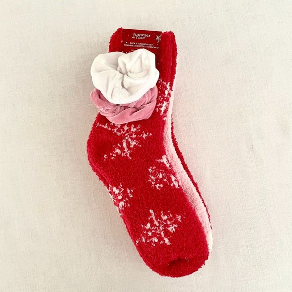 Summer & Rose Christmas Hair Scrunchies and Fuzzy Sock Combo New - Picture 3 of 9